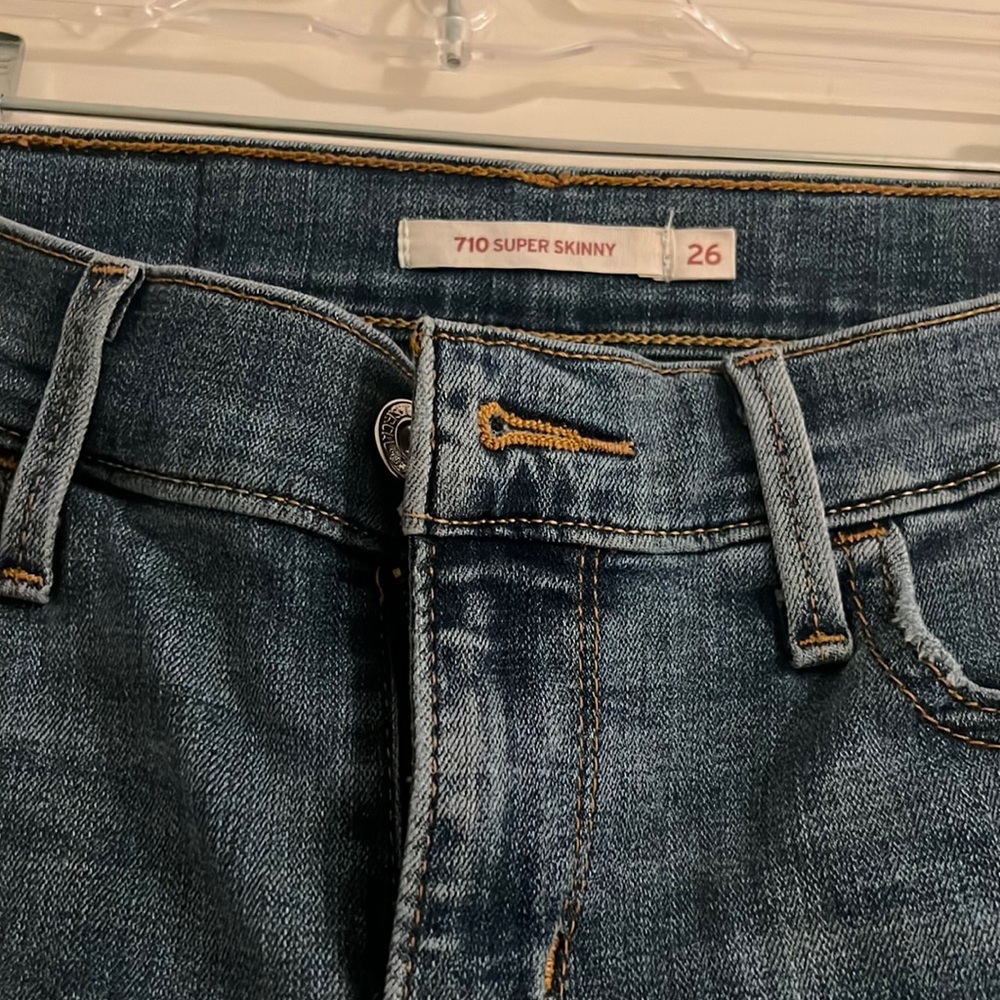 Levi’s. 710 super skinny. Size 26.